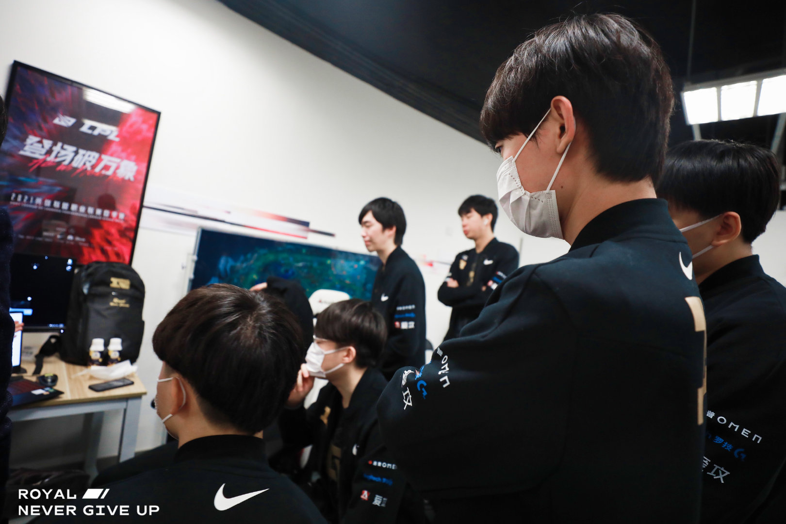 RNG鏖战DK,Lehends操刀奇招英雄翻盘激烈交锋淘汰赛,锁定晋级资格 RNG鏖战DK,Lehends操刀奇招英雄翻盘激烈交锋淘汰赛,锁定晋级资格