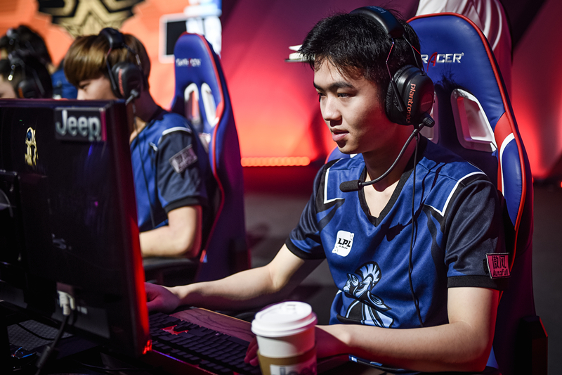 开云体育app-100T险胜V5，Meiko开启传奇时刻激烈交锋入围赛，技惊四座