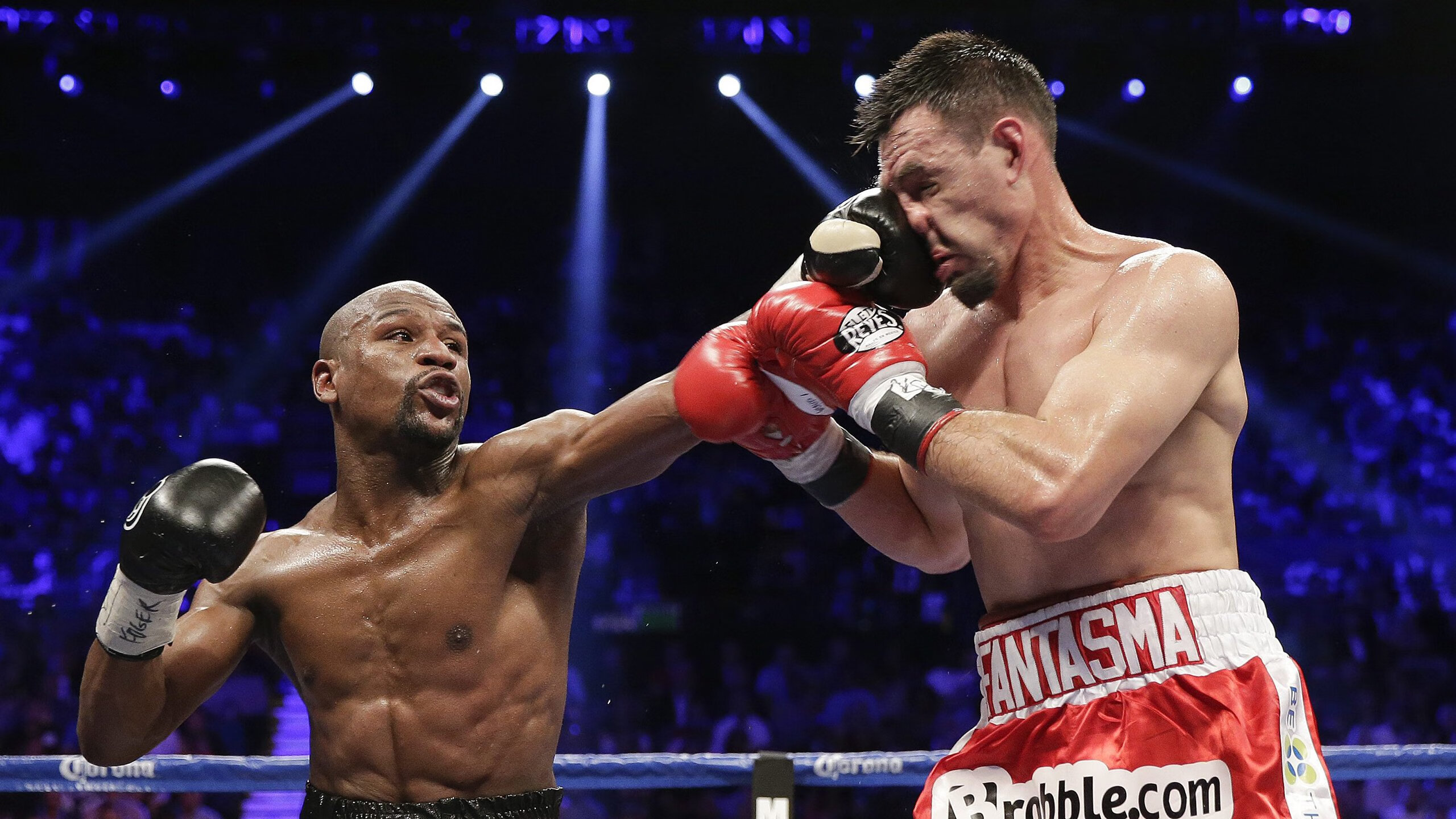 开云体育官网-北欧德比硝烟散，赛车轰鸣惊四座—楚阿梅尼跨界接管F1街道赛的隐喻狂欢